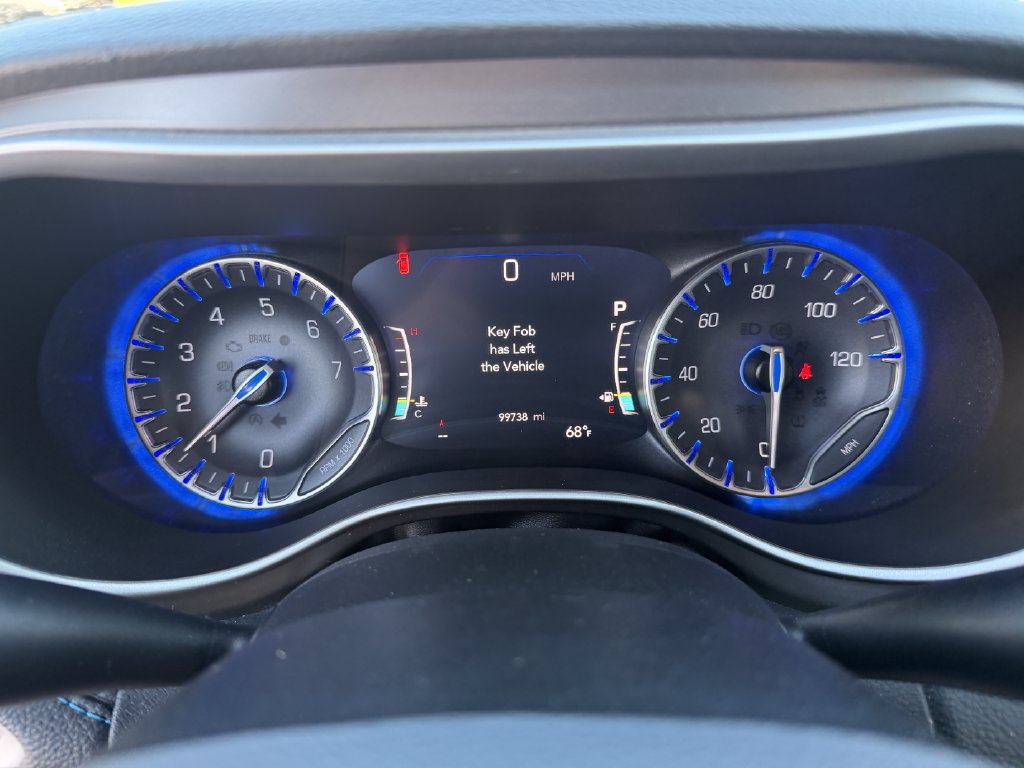 Used 2021 Chrysler Pacifica Touring AWD/4WD image 28