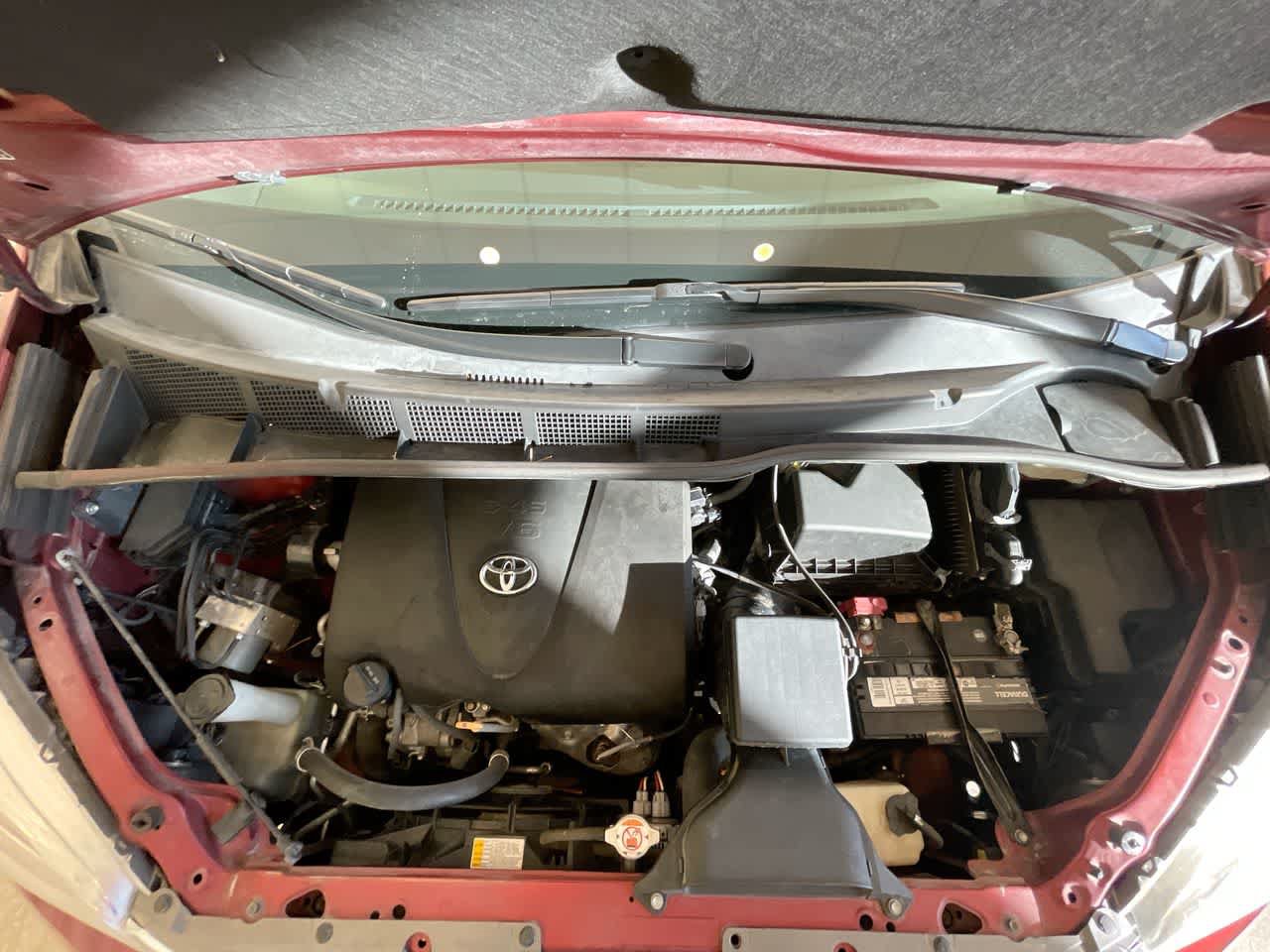 Used 2018 Toyota Sienna XLE FWD image 25