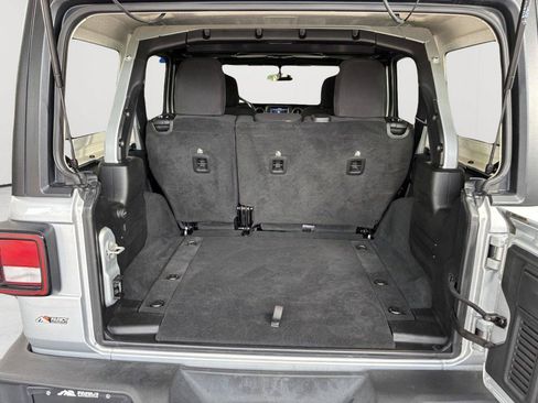 Used 2022 Jeep Wrangler Unlimited Sport AWD/4WD image 8