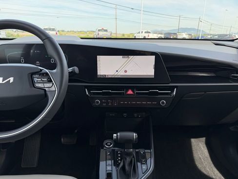 Certified 2024 Kia Niro EX FWD image 26