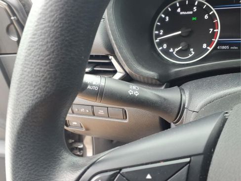 Used 2024 Nissan Sentra SV FWD image 19
