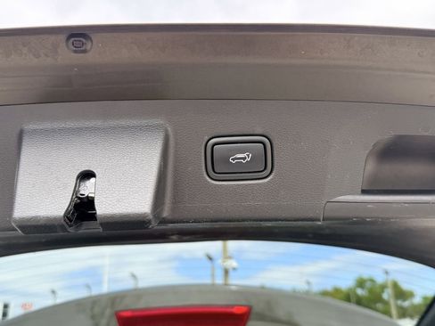 Used 2022 Kia Telluride EX w/ EX Premium Package image 12