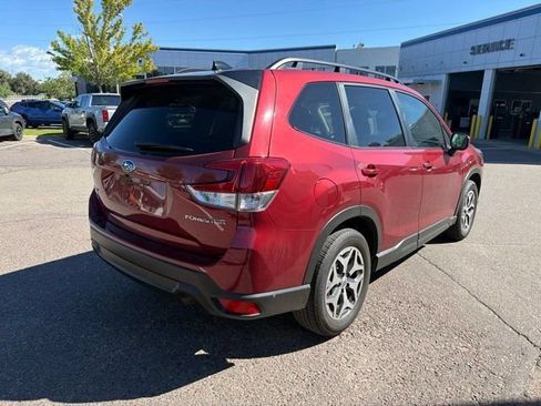 Used 2024 Subaru Forester Premium AWD/4WD image 5