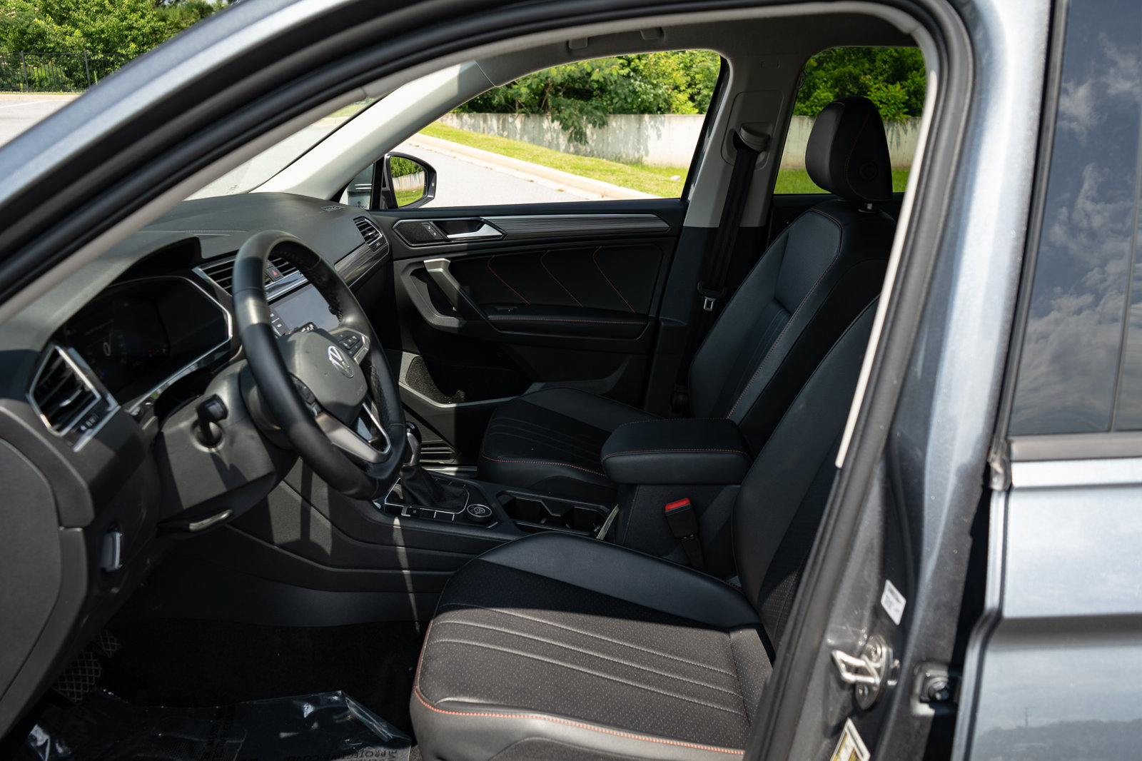 Used 2024 Volkswagen Tiguan Wolfsburg Edition AWD/4WD image 14
