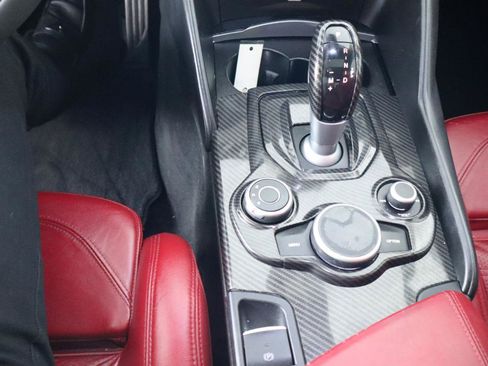 Used 2017 Alfa Romeo Giulia Ti w/ TI 19" Sport Package AWD/4WD image 26