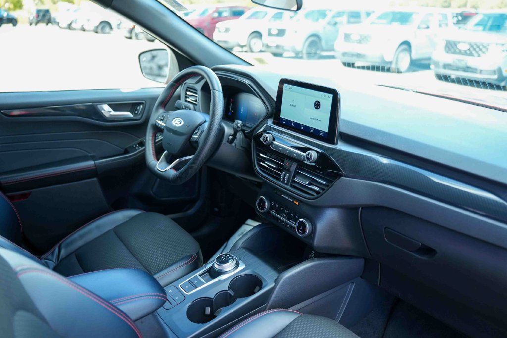 Used 2025 Ford Escape ST-Line Select AWD/4WD image 16