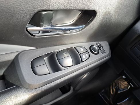 Used 2023 Nissan Kicks SR w/ SR Premium Package image 26