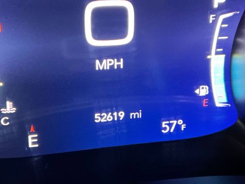 Used 2020 Chrysler Pacifica Limited image 31