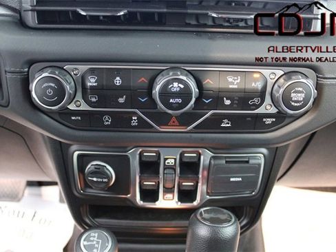 Used 2024 Jeep Wrangler Sahara w/ Technology Group image 29