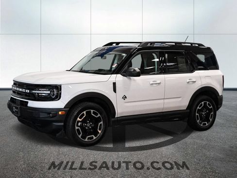 Certified 2024 Ford Bronco Sport Outer Banks w/ Tech Package AWD/4WD image 2