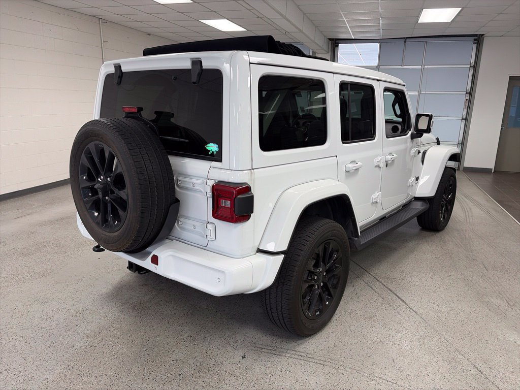 Used 2023 Jeep Wrangler Unlimited Sahara AWD/4WD image 2