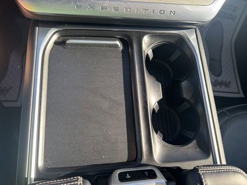 Used 2025 Ford Expedition Platinum w/ Driver's Package image 31