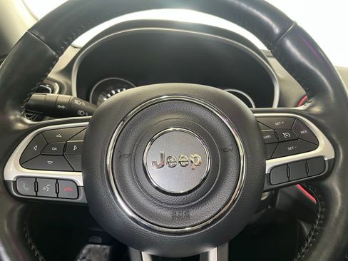 Used 2021 Jeep Compass Altitude w/ Sun and Sound Group image 20