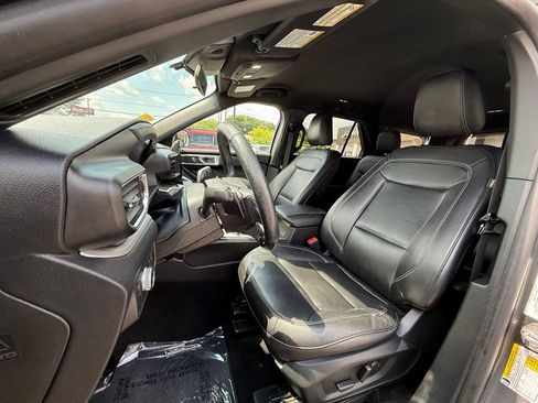 Used 2020 Ford Explorer XLT w/ Equipment Group 202A AWD/4WD image 19
