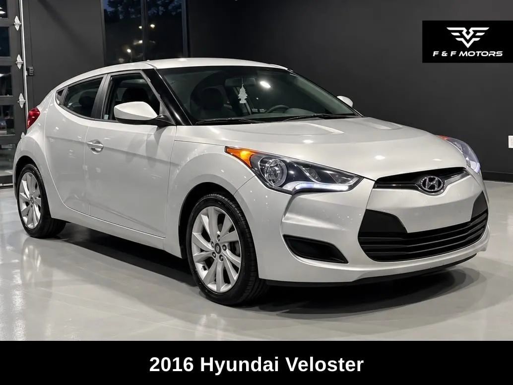 Used 2016 Hyundai Veloster FWD image 1