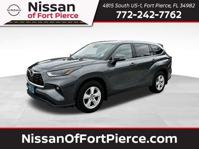 Used 2022 Toyota Highlander LE