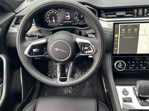 New 2025 Jaguar F-PACE R-Dynamic S AWD/4WD image 12