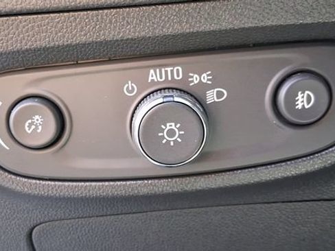 Used 2023 Buick Encore GX Select w/ Sport Touring Package AWD/4WD image 13