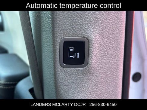 Used 2024 Chrysler Pacifica Touring-L image 16