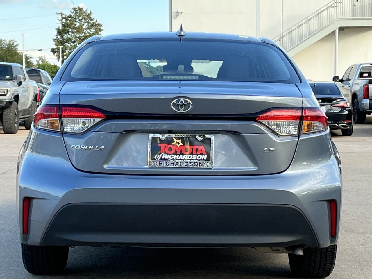 Used 2025 Toyota Corolla LE FWD image 5