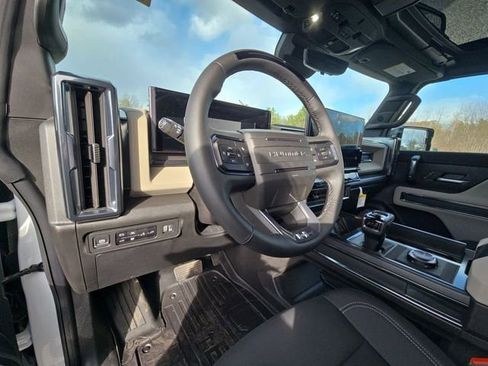 New 2026 GMC Hummer EV 4x4 Crew Cab image 10