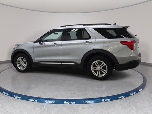 Used 2023 Ford Explorer XLT w/ Equipment Group 202A AWD/4WD image 9