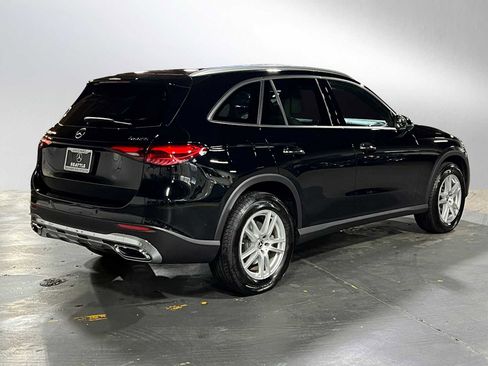 Used 2025 Mercedes-Benz GLC 300 4MATIC image 3