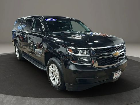 Used 2018 Chevrolet Suburban LT image 7
