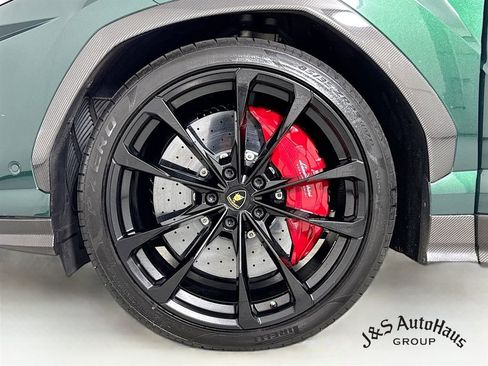 Used 2022 Lamborghini Urus AWD/4WD image 39