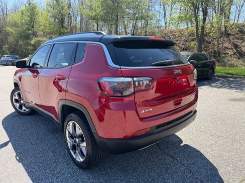 Used 2018 Jeep Compass Limited w/ Navigation Group AWD/4WD image 8