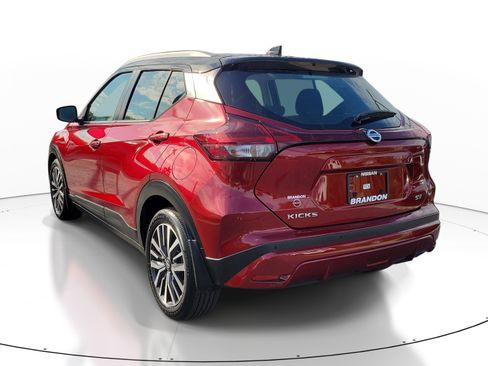 Certified 2021 Nissan Kicks SV FWD image 5