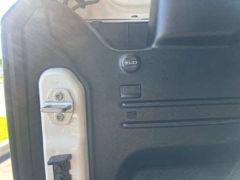 Used 2025 Jeep Wrangler Unlimited Sahara AWD/4WD image 42