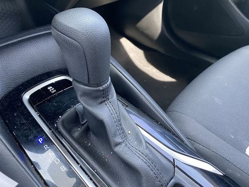 Certified 2021 Toyota Corolla LE image 4