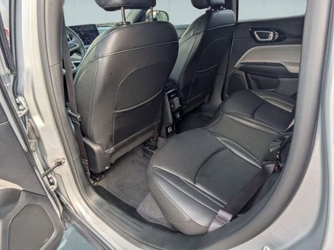 Used 2025 Jeep Compass Limited AWD/4WD image 27