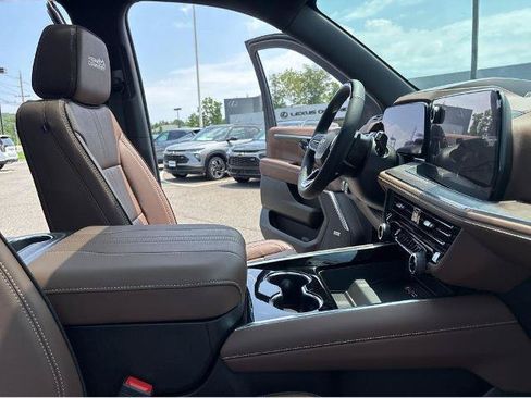 New 2026 Chevrolet Tahoe High Country AWD/4WD image 16