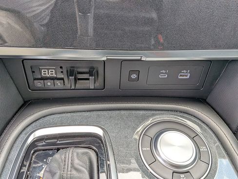 Used 2023 Nissan Armada SL w/ Midnight Edition Package RWD image 34