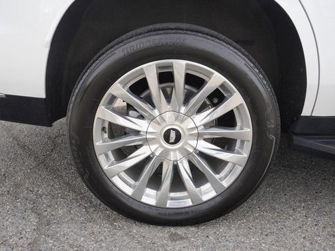 Used 2023 Cadillac Escalade Premium Luxury w/ LPO, Floor Liner Package AWD/4WD image 30