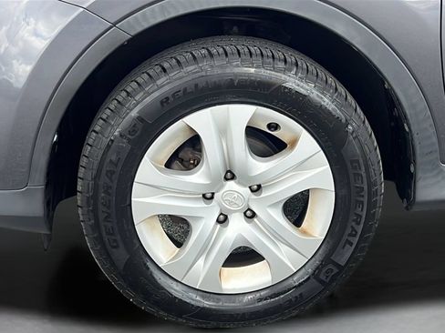 Used 2015 Toyota RAV4 LE AWD/4WD image 25
