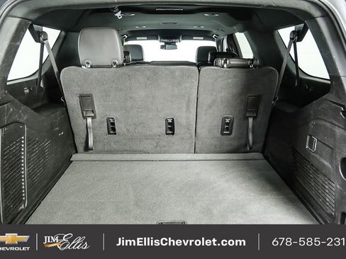Used 2024 Chevrolet Suburban LT image 32