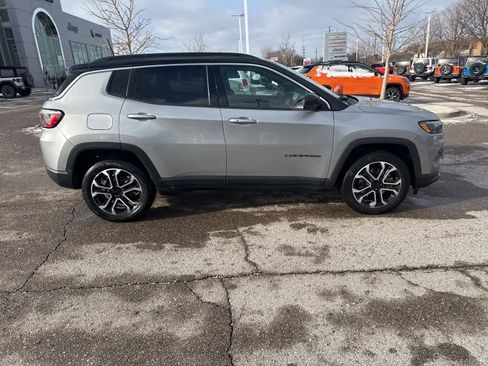 Certified 2023 Jeep Compass Limited image 9