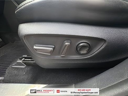 Used 2021 Toyota Highlander Limited image 16