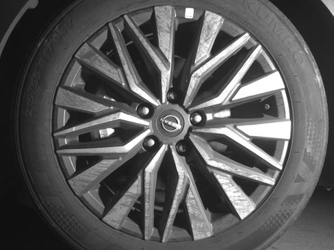 Used 2025 Nissan Altima 2.5 SV FWD image 12