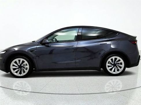 Used 2026 Tesla Model Y 2WD image 5