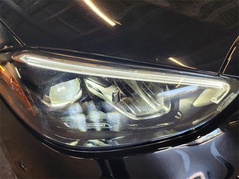Used 2025 Mercedes-Benz C 300 4MATIC Sedan image 4