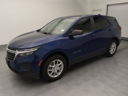 Used 2022 Chevrolet Equinox LS AWD/4WD image 2