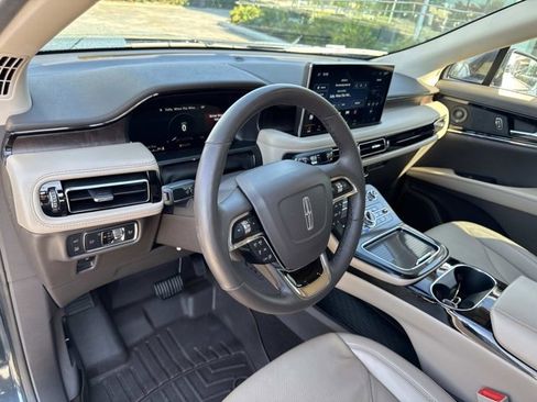 Used 2022 Lincoln Nautilus Reserve image 16