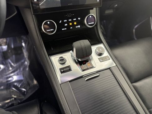 Used 2022 Jaguar F-PACE S image 21