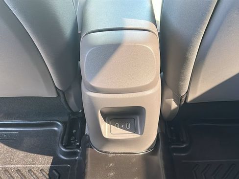 Certified 2025 Hyundai Elantra Sport FWD image 31