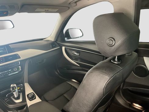 Used 2018 BMW 320i Sedan w/ Convenience Package RWD image 22