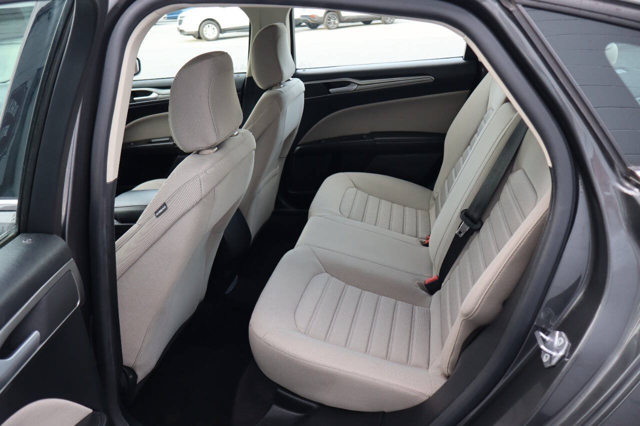 Used 2020 Ford Fusion S FWD image 4